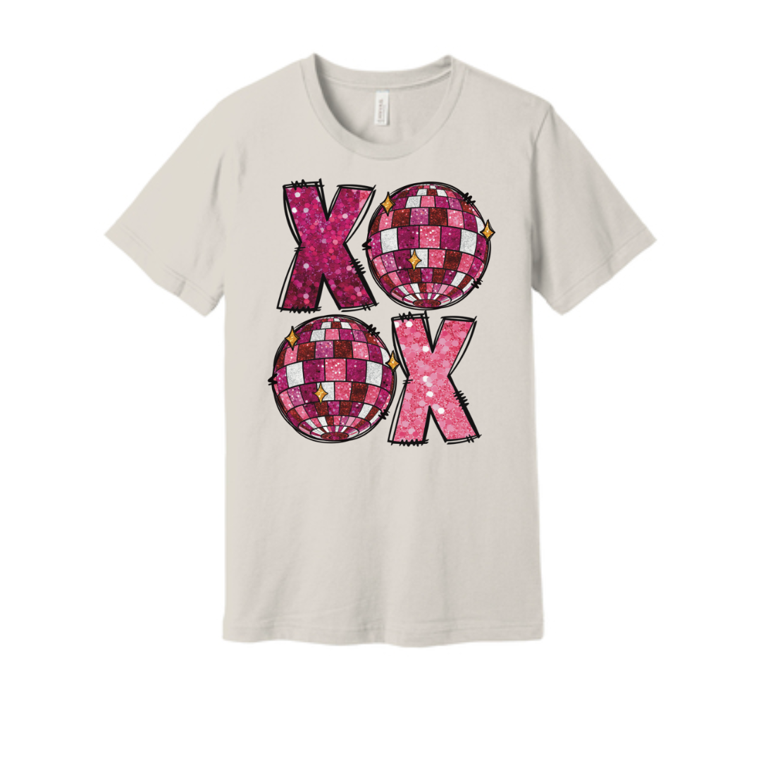 Valentines Graphic T-shirt - XOXO